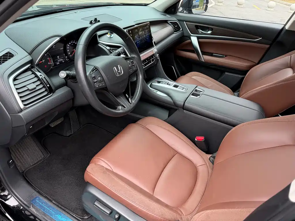 Avancier 370 TURBO 2 WD Luxury