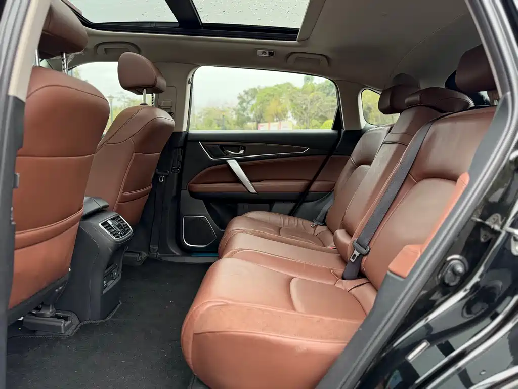 Avancier 370 TURBO 2 WD Luxury