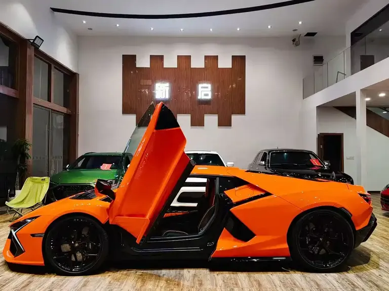 Lamborghini Revuelto 6.5 L PHEV Standard