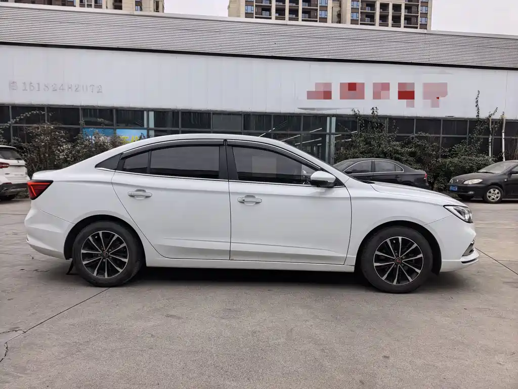 Roewe i5 1.5 L Auto 4 G Connected Leading Luxury