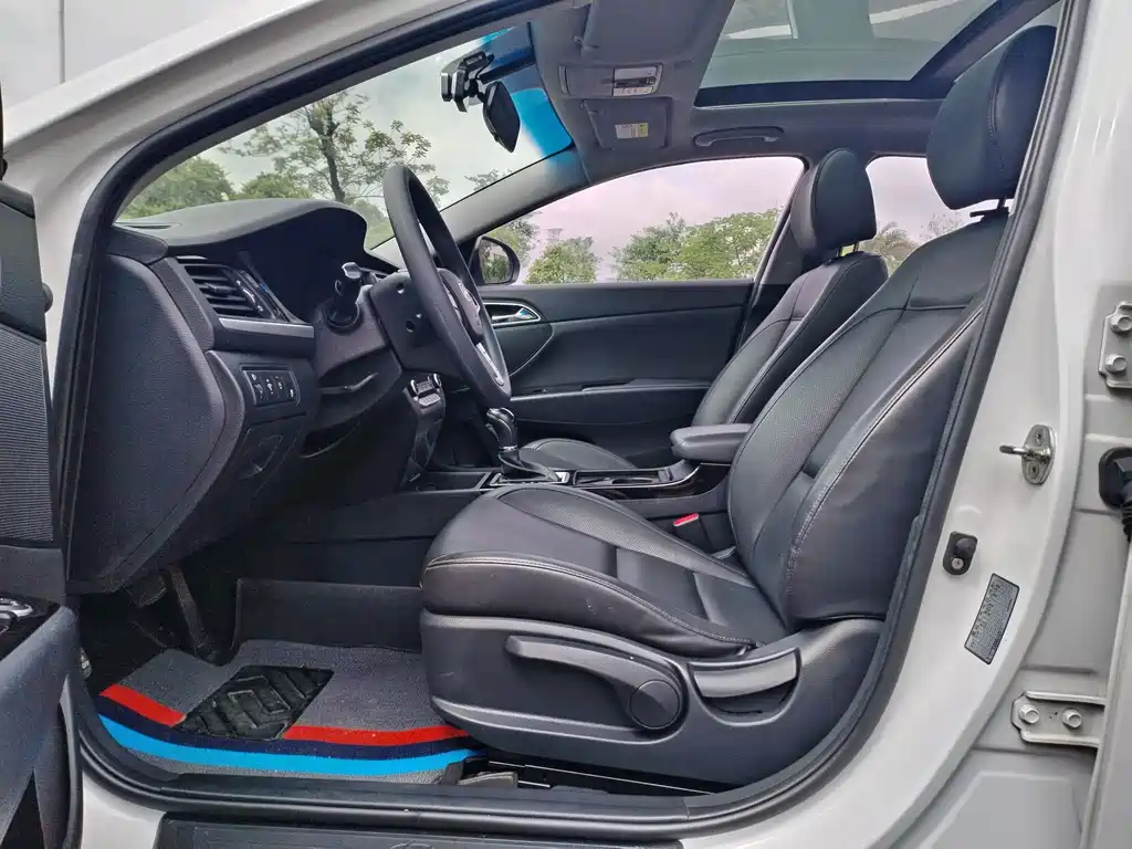 Mistra 1.8 L Auto Distinguished DLX CN-V