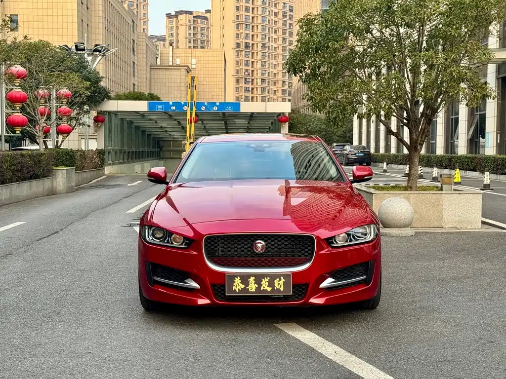 Jaguar XE 2.0 T 200 PS R-Sport