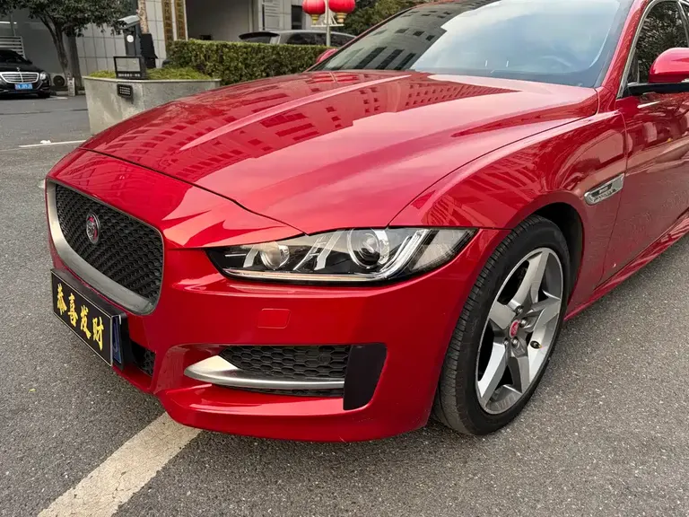 Jaguar XE 2.0 T 200 PS R-Sport