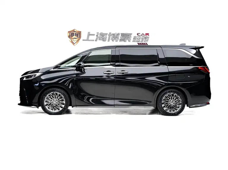 Lexus LM 500 h 4-seat Royal World