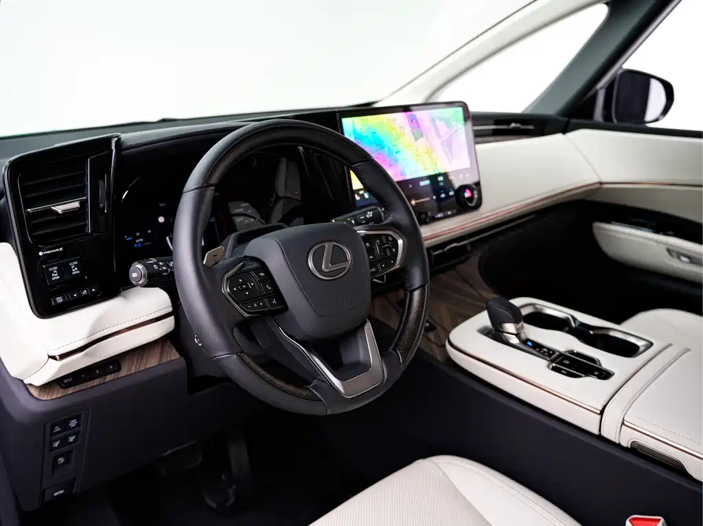 Lexus LM 500 h 4-seat Royal World