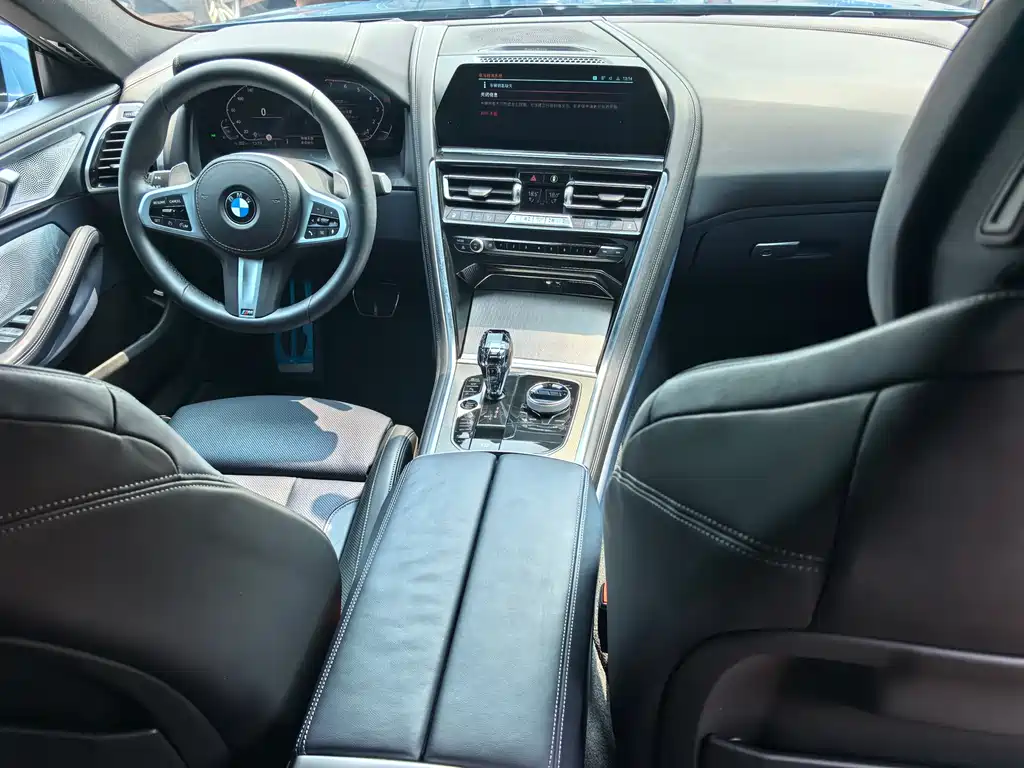 BMW 8 Series Facelift 840 i xDrive 4-door Coupe M Sport Package