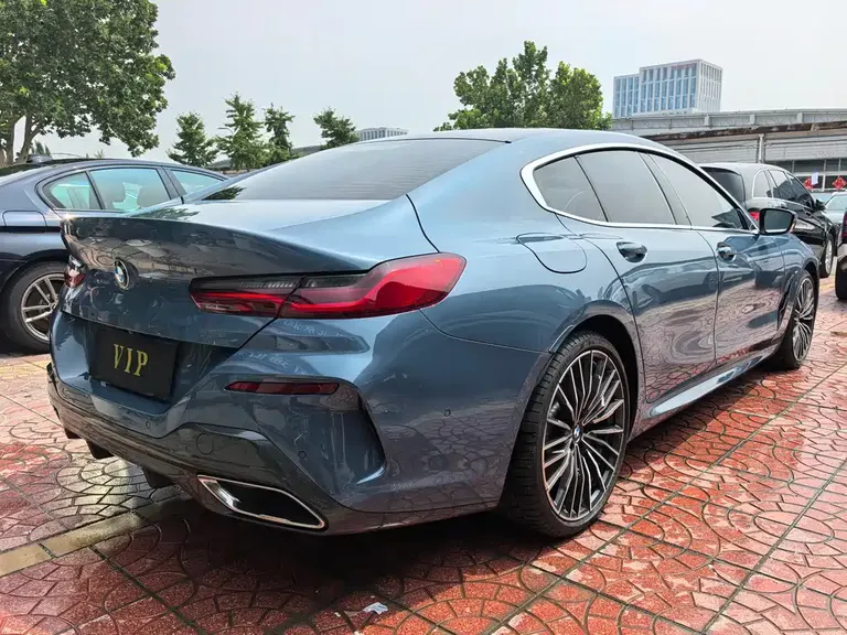BMW 8 Series Facelift 840 i xDrive 4-door Coupe M Sport Package