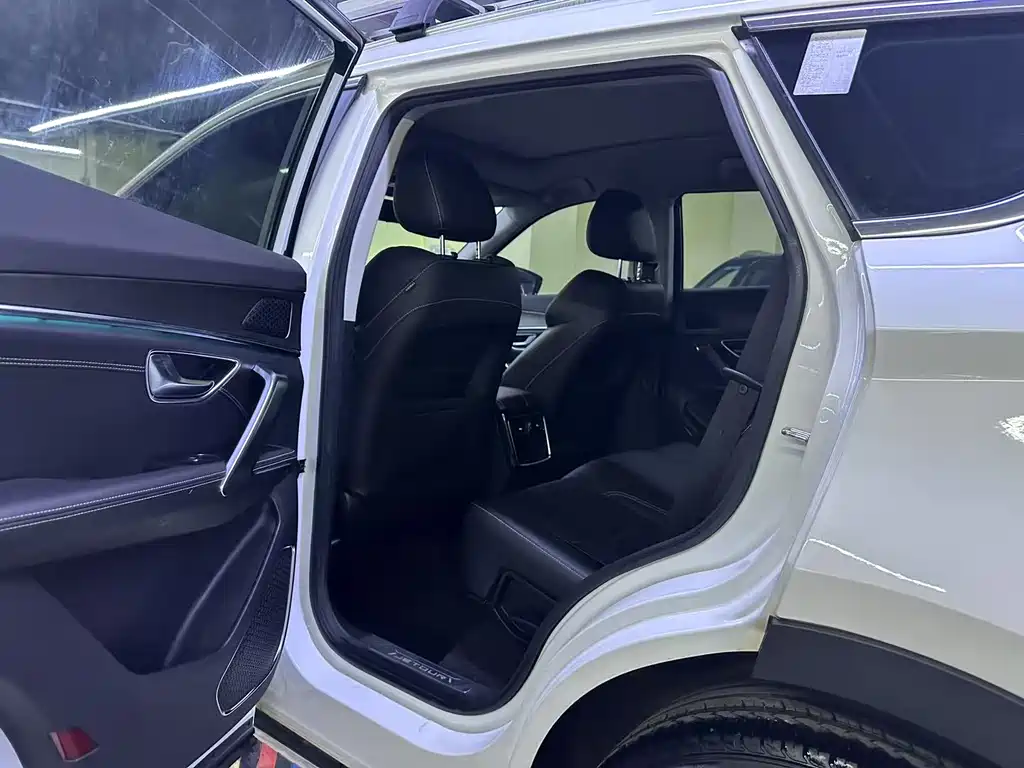Jetour X70 PLUS 1.5 T DCT Mountain 7-seat