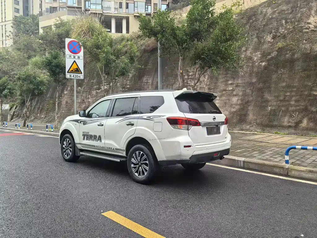 Terra 2.5 L XL Upper 4 WD Auto 4 WD Luxury