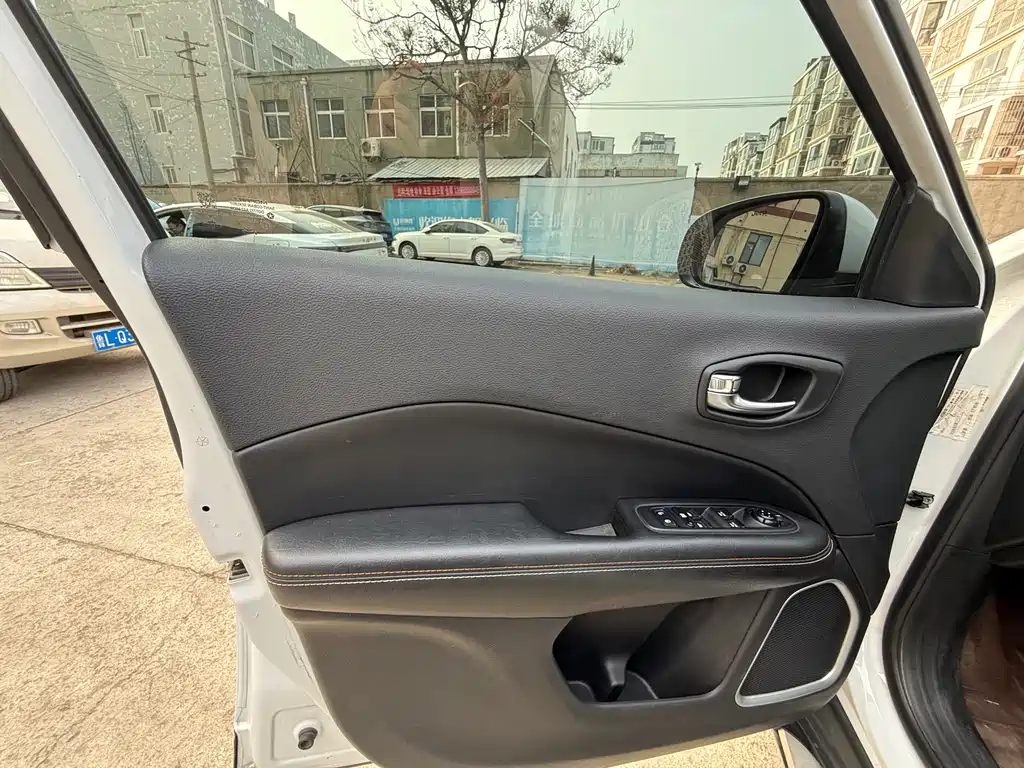 Compass 200 T Auto Home Enjoyment