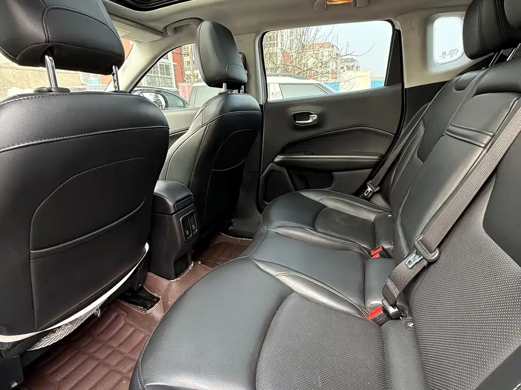 Compass 200 T Auto Home Enjoyment