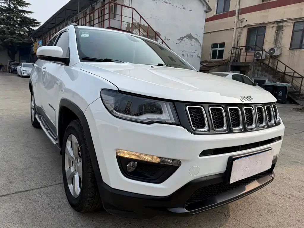 Compass 200 T Auto Home Enjoyment