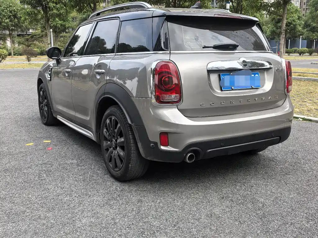 MINI COUNTRYMAN 1.5 T COOPER Artist Weekend Wagon
