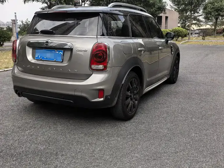 MINI COUNTRYMAN 1.5 T COOPER Artist Weekend Wagon