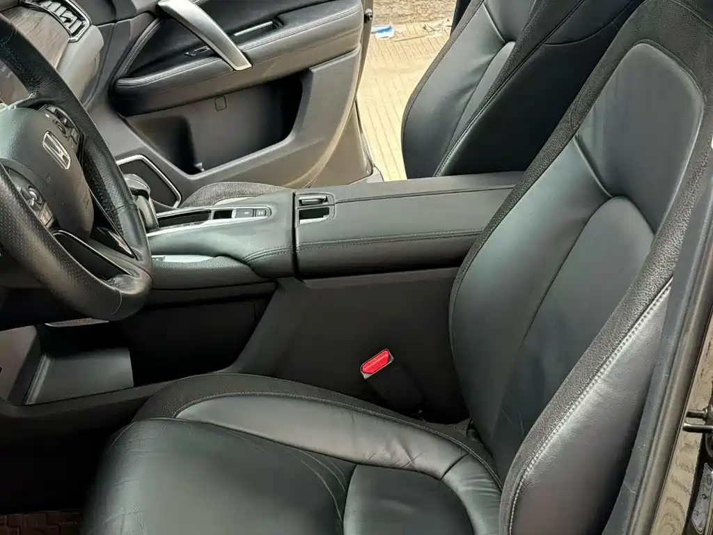 Avancier 240 TURBO 2 WD Premium