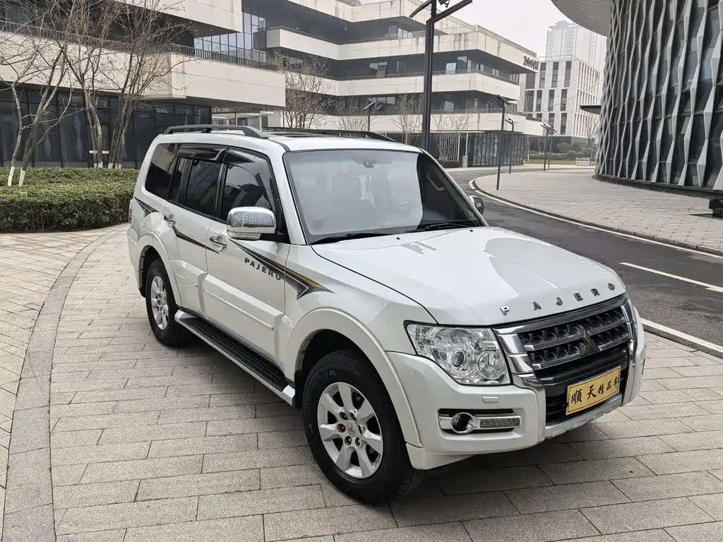 Pajero (Import) 帕杰罗进口 2016款 3.0 L 自动豪华版 国V