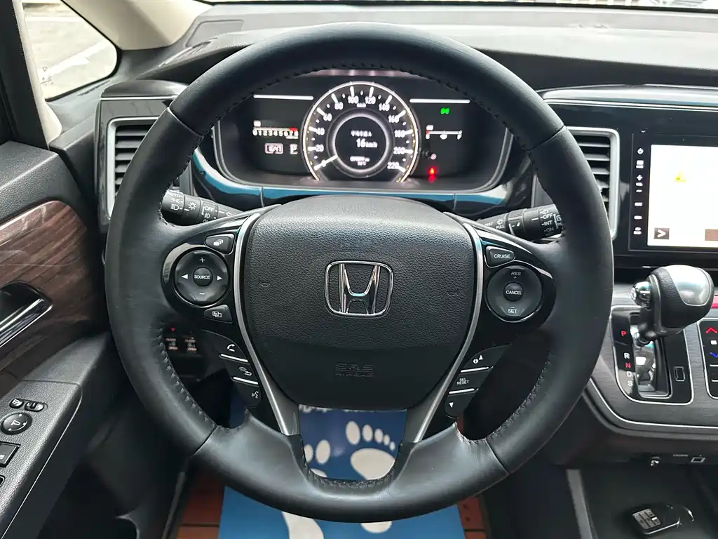 Elysion 2.4 L Luxury
