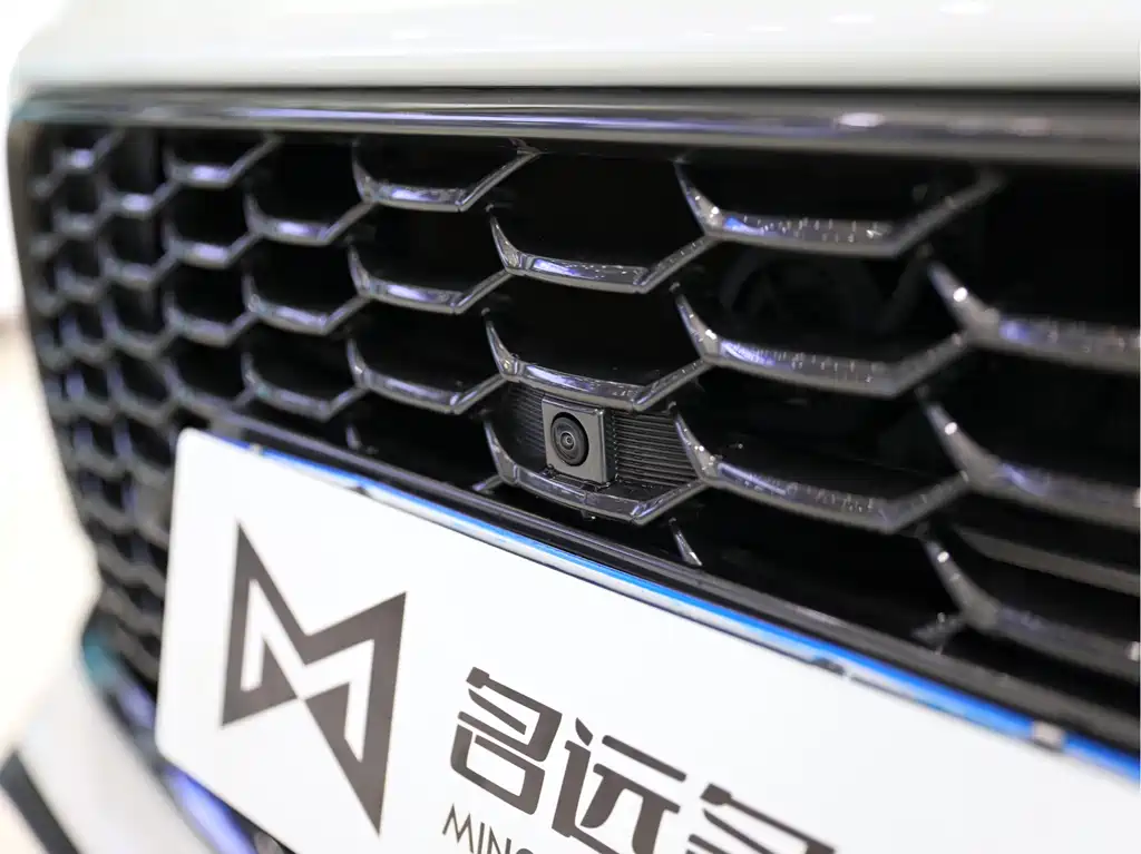 Granvia 2.5 L Hybrid Flagship