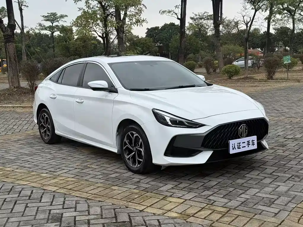 MG5 180 DVVT CVT Luxury