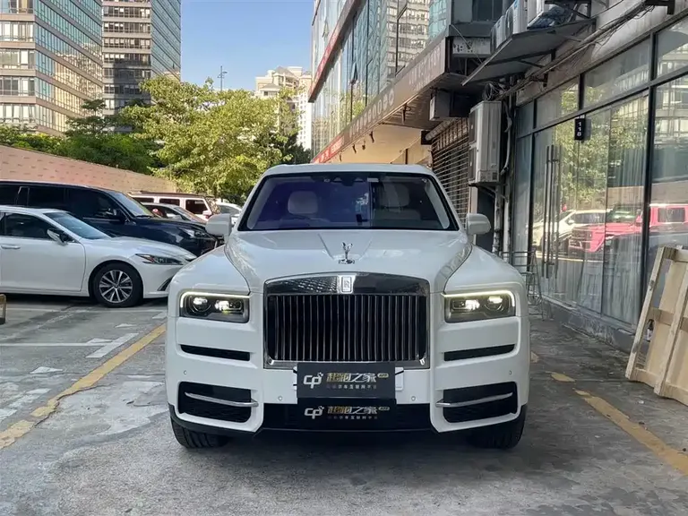 Rolls-Royce Cullinan 4-seat