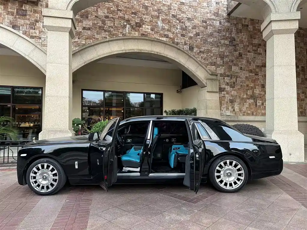 Phantom 6.7 L Extended EWB