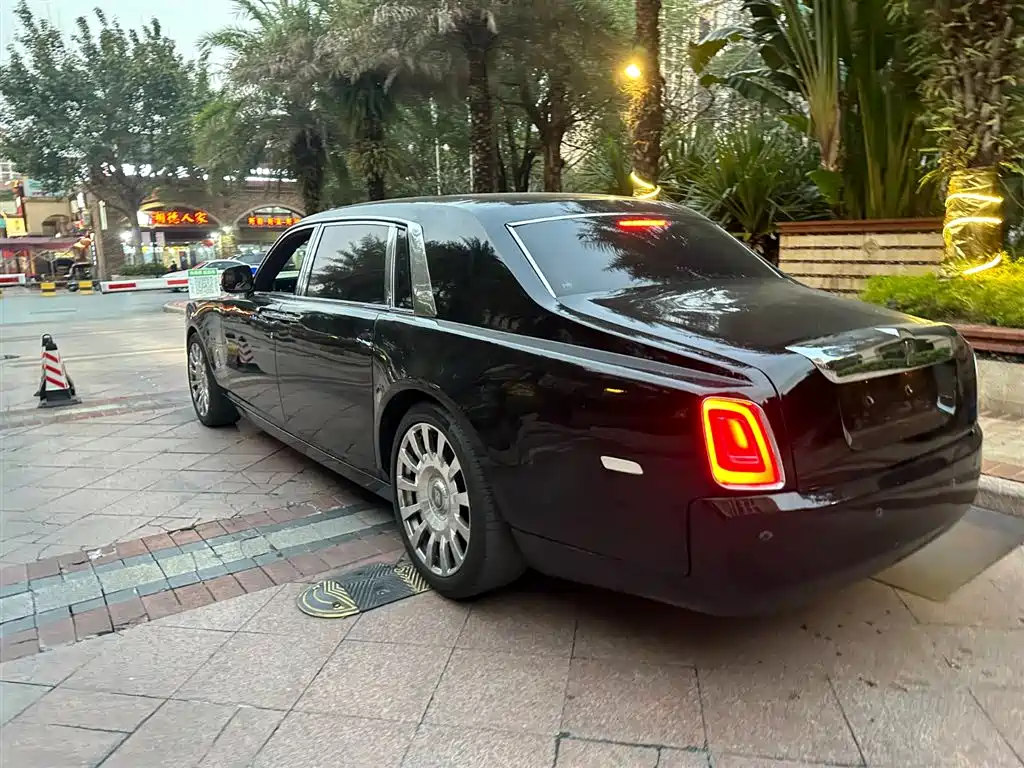 Phantom 6.7 L Extended EWB
