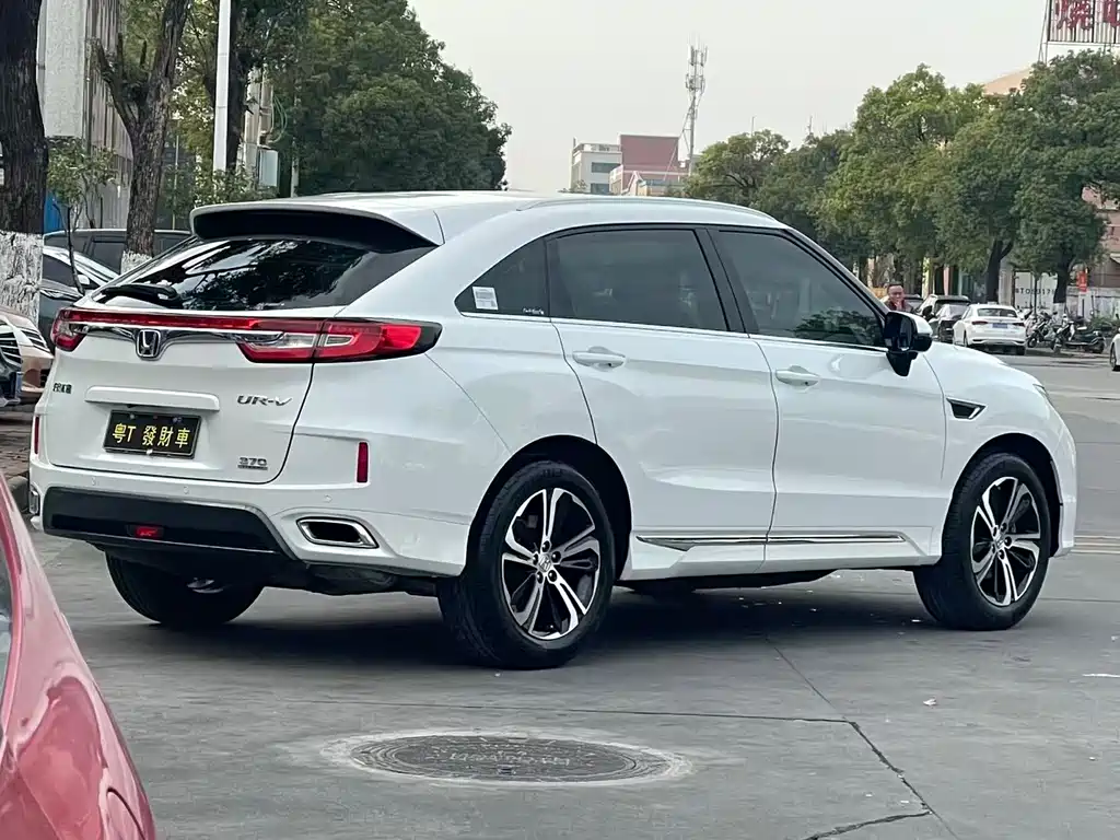 Honda UR-V 370 TURBO 2 WD Distinguished CN-V