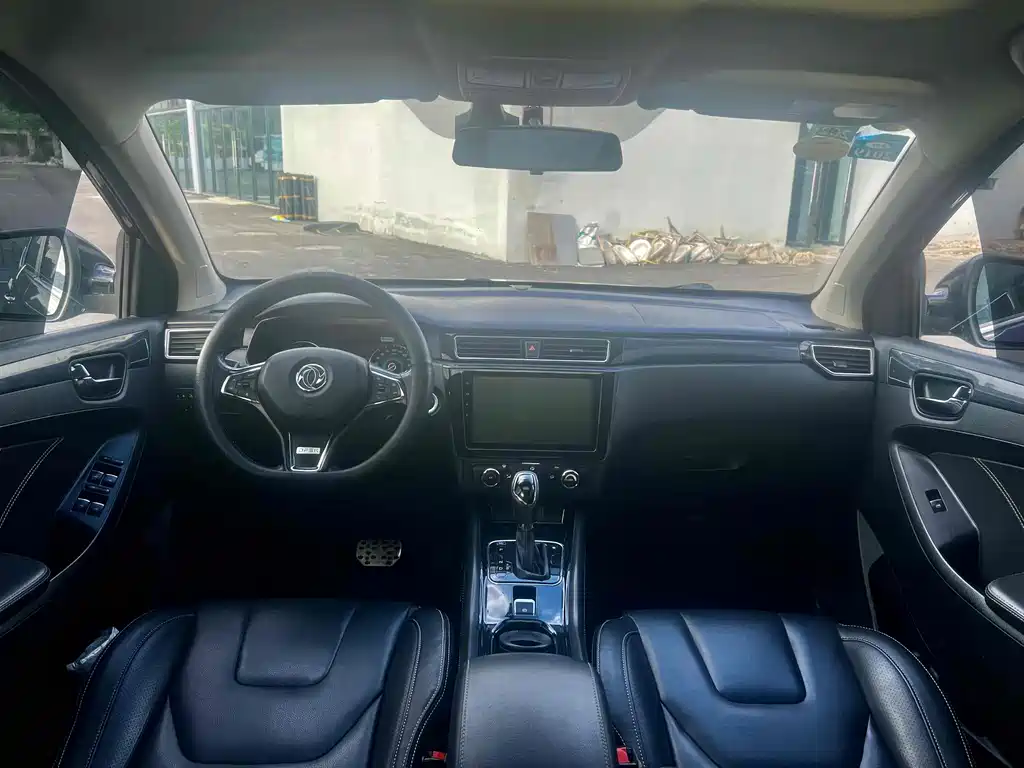 Fengguang 580 1.5 T CVT Luxury