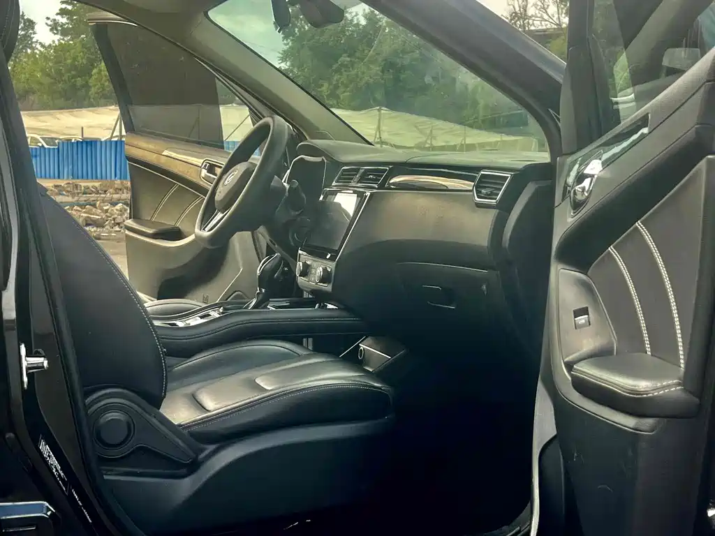 Fengguang 580 1.5 T CVT Luxury