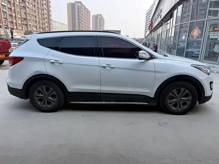 Hyundai Santa Fe 2.4 L Auto 2 WD Comfort