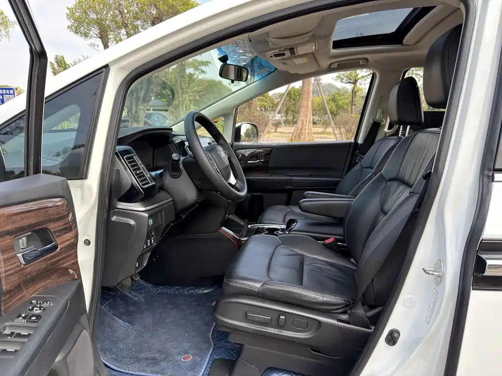 Elysion 2.4 L Style