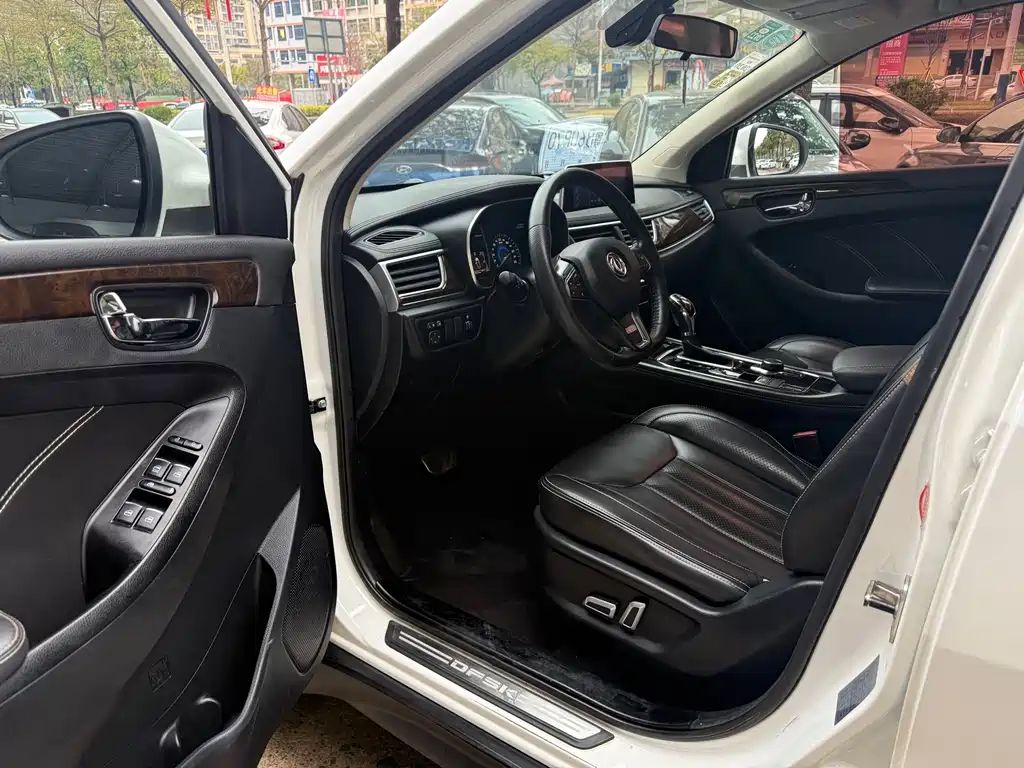 Fengguang 580 1.5 T CVT Luxury