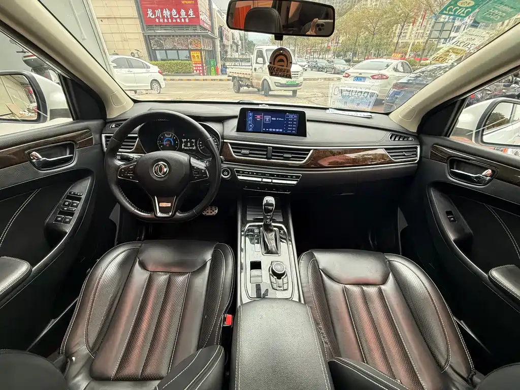 Fengguang 580 1.5 T CVT Luxury