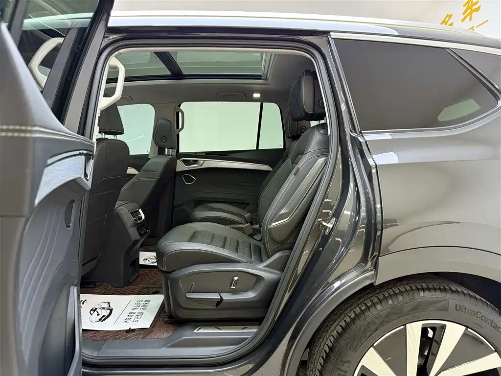 Talagon 380 TSI 4 WD Luxury Premium Realm Pro 6-seat