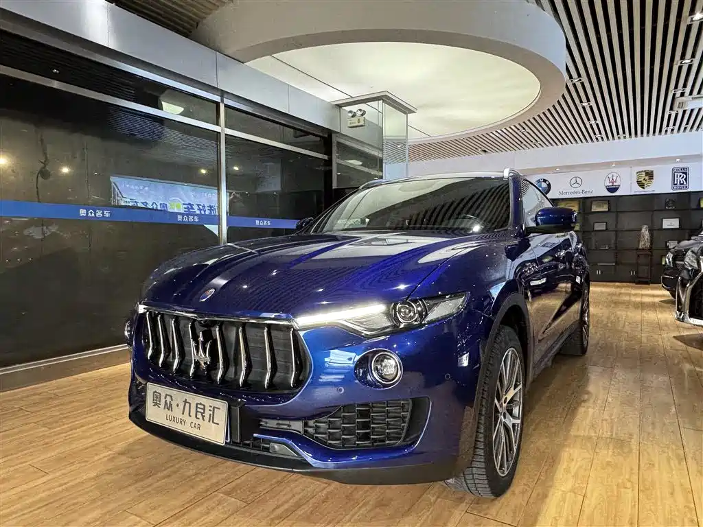 Levante 3.0 T Standard