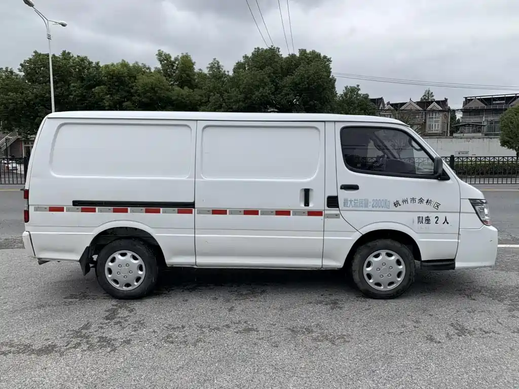 Jinbei Hiace 2.0 L Express Series Luxury Cargo Van Standard CN-VI 1 TZS