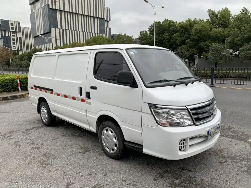 Jinbei Hiace 2.0 L Express Series Luxury Cargo Van Standard CN-VI 1 TZS