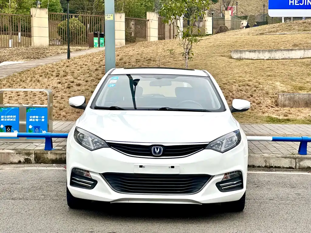 Eado XT 1.6 L Manual Handsome Cool CN-IV