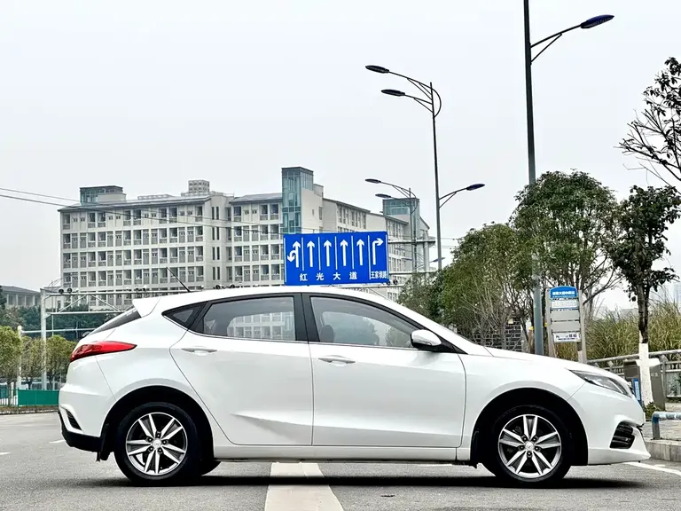 Changan Eado XT 1.6 L Manual Handsome Cool CN-IV
