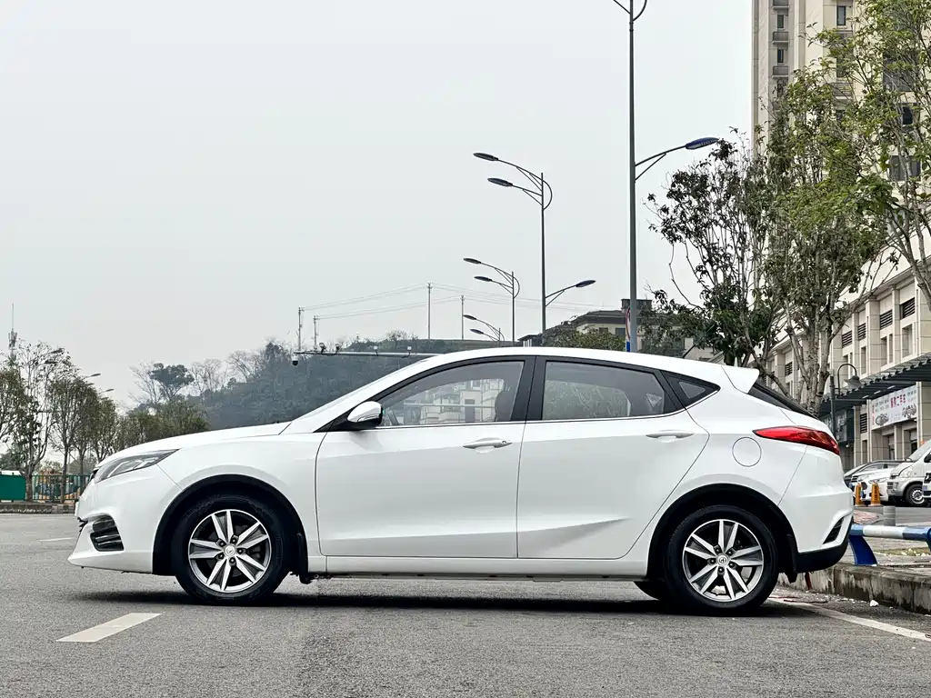 Eado XT 1.6 L Manual Handsome Cool CN-IV