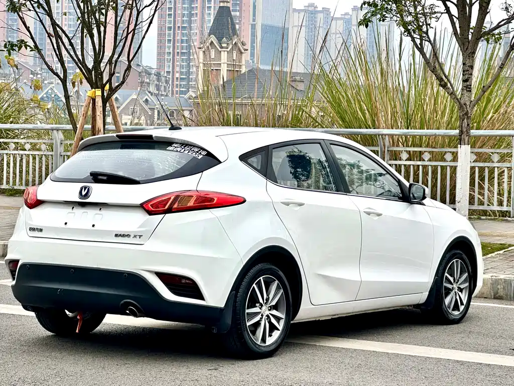 Eado XT 1.6 L Manual Handsome Cool CN-IV