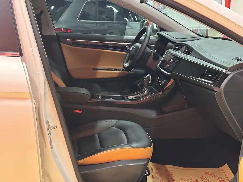 Emgrand GL 1.4 T CVT Luxury
