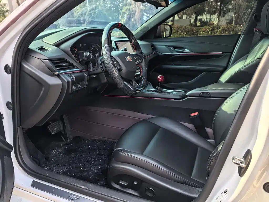 Cadillac CT4 28 T Fashion