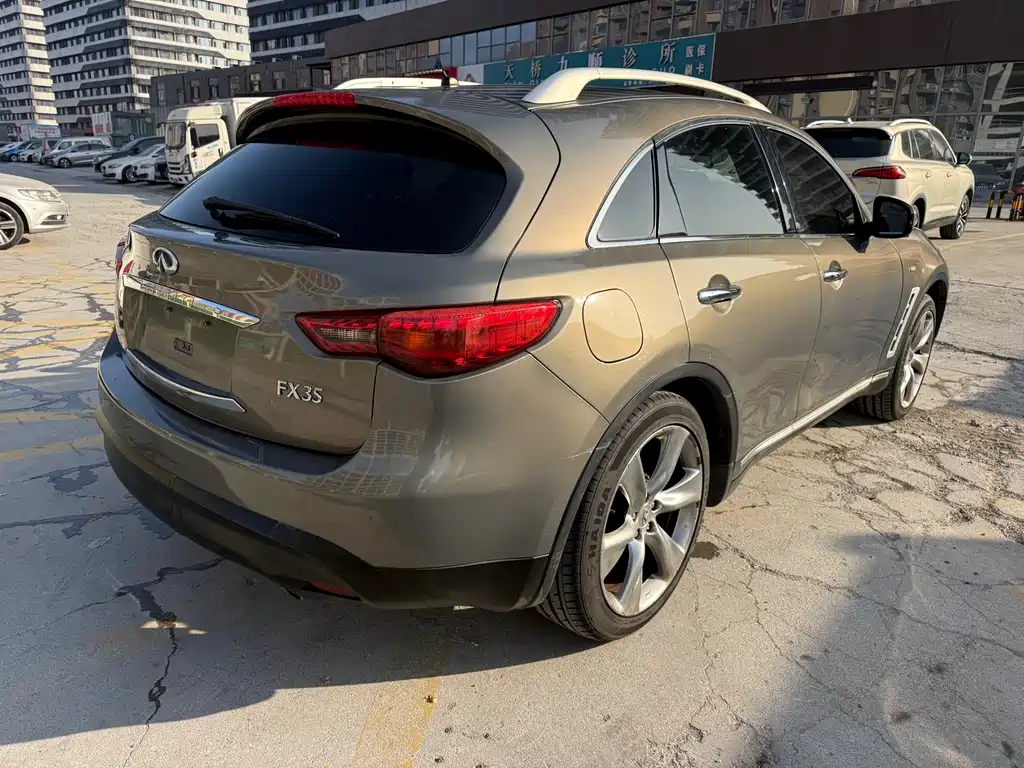 Infiniti FX FX35 Transcend