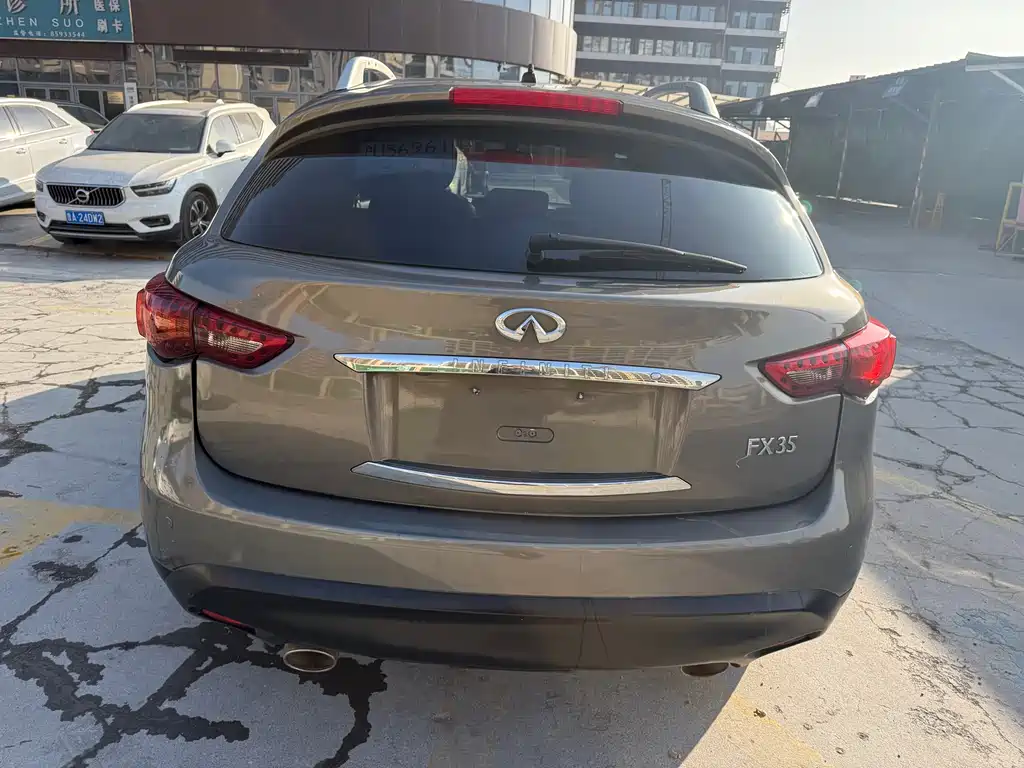 Infiniti FX FX35 Transcend