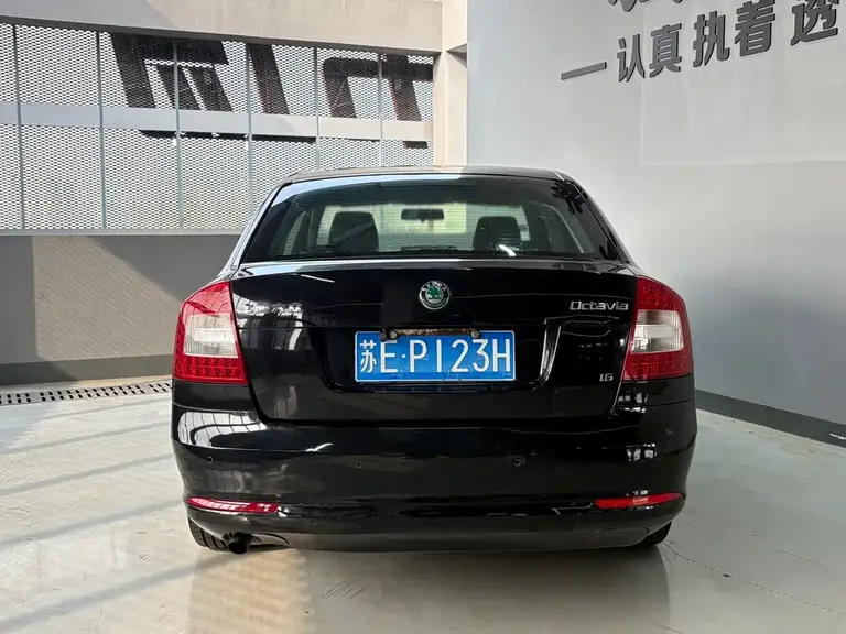 Skoda Octavia 1.6 L Auto Verso