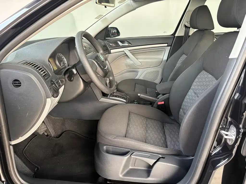 Octavia 1.6 L Auto Verso