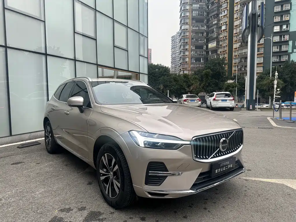 Volvo XC60 B5 4 WD Smart Ease Luxury