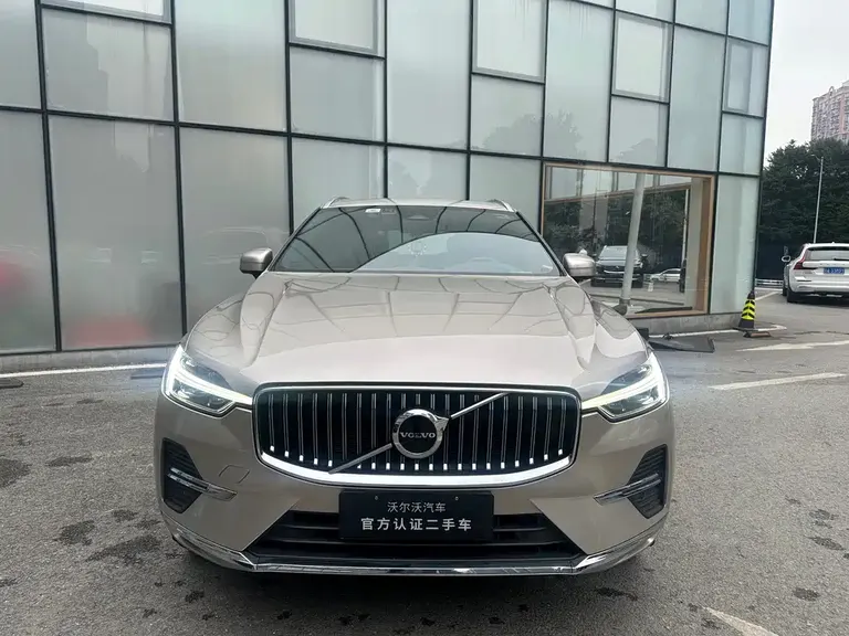 Volvo XC60 B5 4 WD Smart Ease Luxury