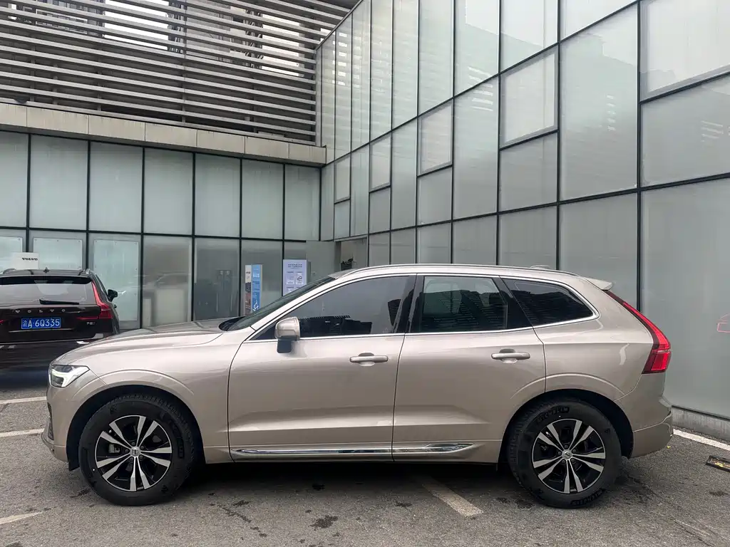 Volvo XC60 B5 4 WD Smart Ease Luxury